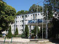 Hotel Lido Budapest - Hotel in the green belt of Budapest in Hungary - online booking with special price packages Lido Hotel Budapest - Romai-part Budget 3-stars hotel at Danube shore near Aquincum - 
