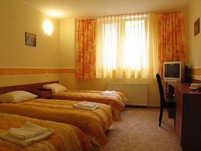 Family room of Atlantic Hotel in the VIII. district, in the vicinity of Keleti railway station and Rakoczi street - Hotel Atlantic*** Budapest - cheap Atlantic Hotel Budapest in the city centre, in the VIII. district