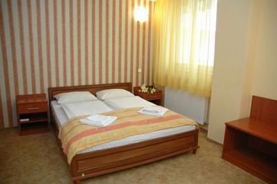 Accommodation at cheap prices in Budapest, close to Emke, in Hotel Atlantic - Hotel Atlantic*** Budapest - cheap Atlantic Hotel Budapest in the city centre, in the VIII. district