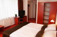 Discounted hotel room of Canada Hotel in Budapest with excellent location and free parking
