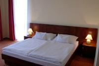 Cheap doubleroom in the Falukozpont in Ujhartyan near M5 highway, Hungary