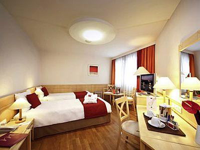 Mercure Budapest City Center - antiallergic hotel room in the centre of Budapest close to Elizabeth bridge - Mercure Budapest City Center**** - in the most famous pedestrian street Budapest