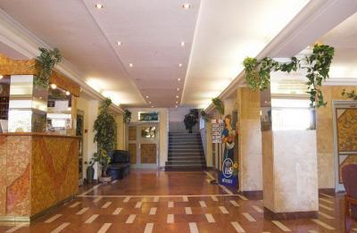 Lobby in Hotel Nap - cheap hotel Budapest close to Budapest Airport - Hotel Nap Budapest - 3 star hotel in Budapest