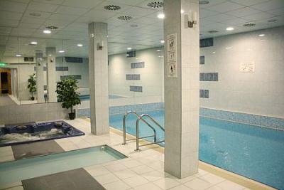 Swimming pool of Hotel Zuglo - 3-star hotel in Budapest - Hotel Zuglo*** Budapest - Hotel in the green belt of Budapest