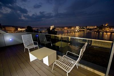 Fascinating view on the riverbank - Hotel Lanchid 19 - suite with terrace - design hotel Budapest - Lánchíd 19 Hotel**** Budapest - Design Hotel Budapest
